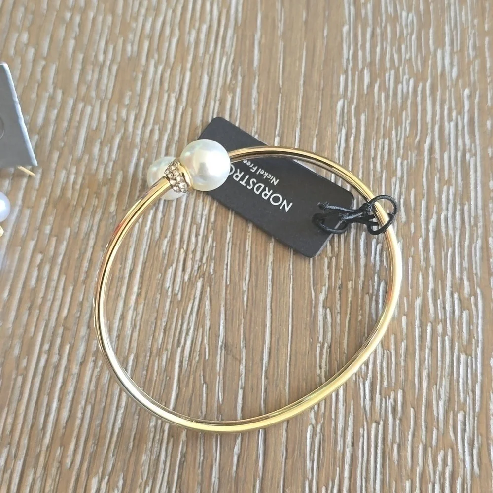 New Nordestram Rack Pearl Earing and Braclet Gold-Tone
